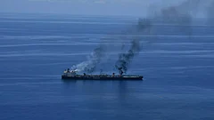 Middle East Tensions: Fires burning aboard the oil tanker Sounion in the Red Sea - | Photo: European Union's Operation Aspides via AP
